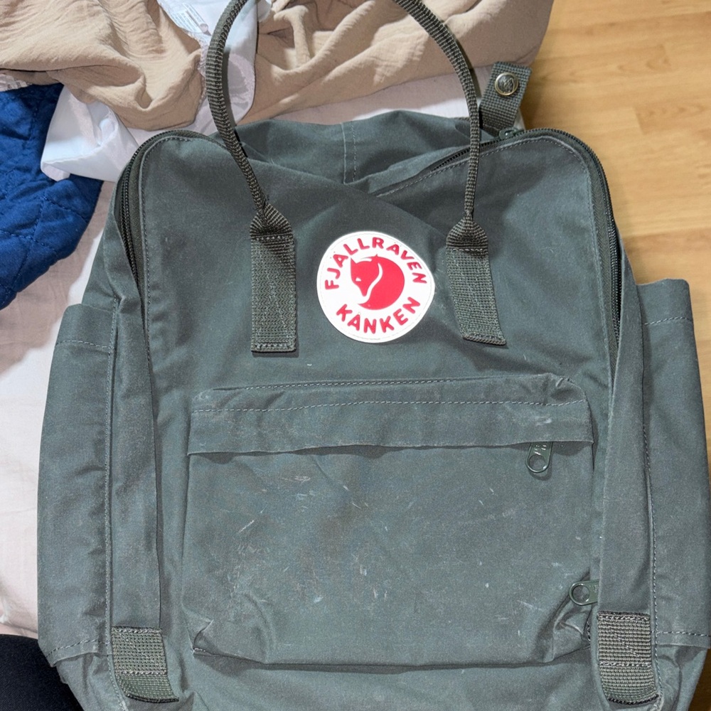 Fjallraven Kånken Dark Green Backpack